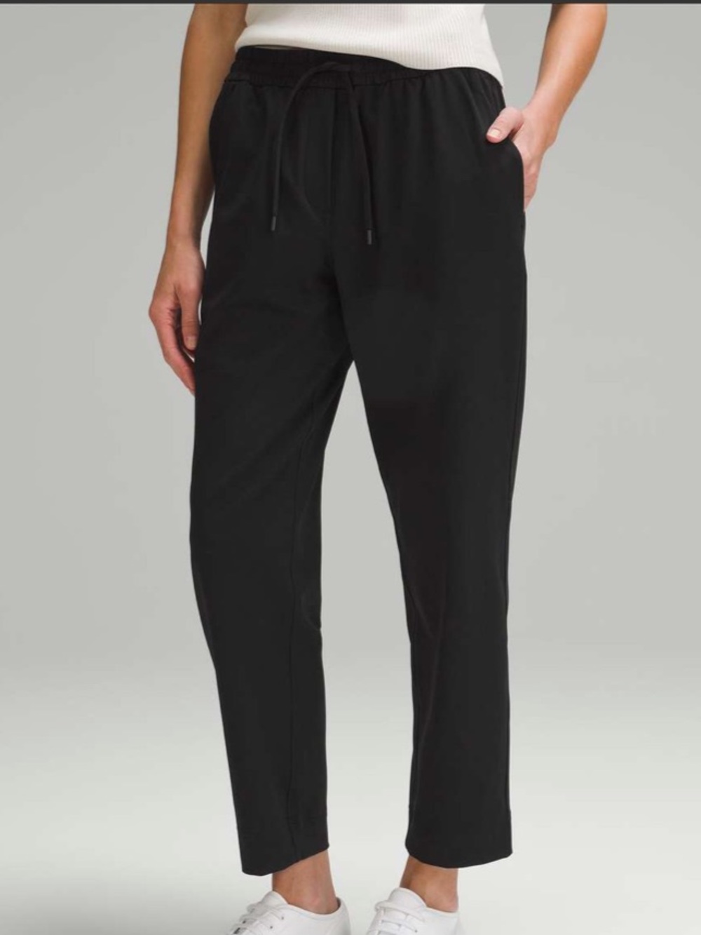 Lululemon Tapered Leg Mid Rise Pant 7/8 Length Black